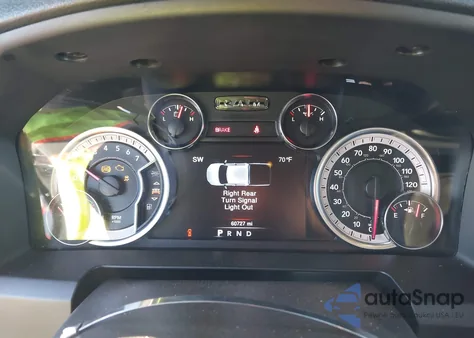 2023 Ram 1500 Classic Slt 4X4 6'4 Box z USA, uszkodzony, nr VIN 1C6RR7TT1PS565228